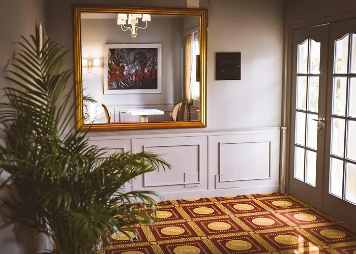 Отель Illyrian Boutique 4*